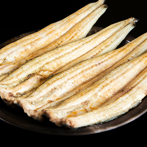 【大サイズ/簡易包装】うなぎの白焼き（1匹140ｇ！4匹入り　たれ・山椒つき）